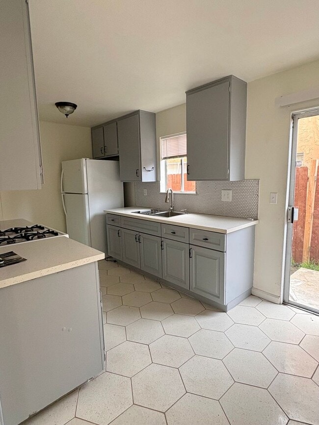 Photo - 1951 N Ventura Rd Unit B