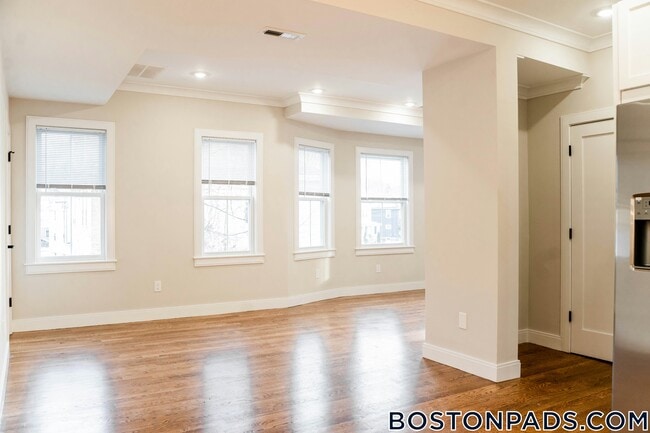 Photo - 11 Falkland St Unit 2
