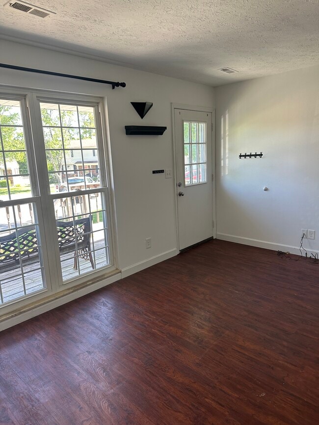 Photo - 1615 McGuire Ct