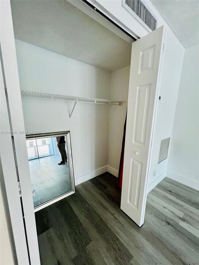 Photo - 2655 Collins Ave Unit 406