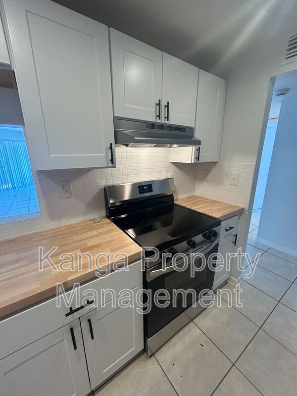 Photo - 2000 N Congress Ave Unit #211