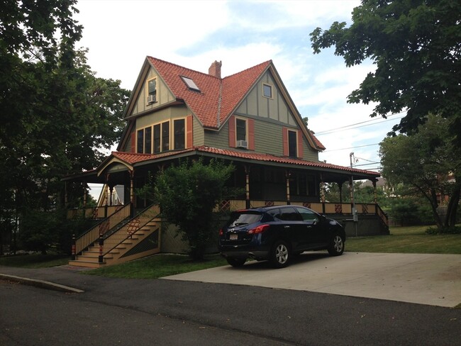 Building Photo - 4 Phillips Rd