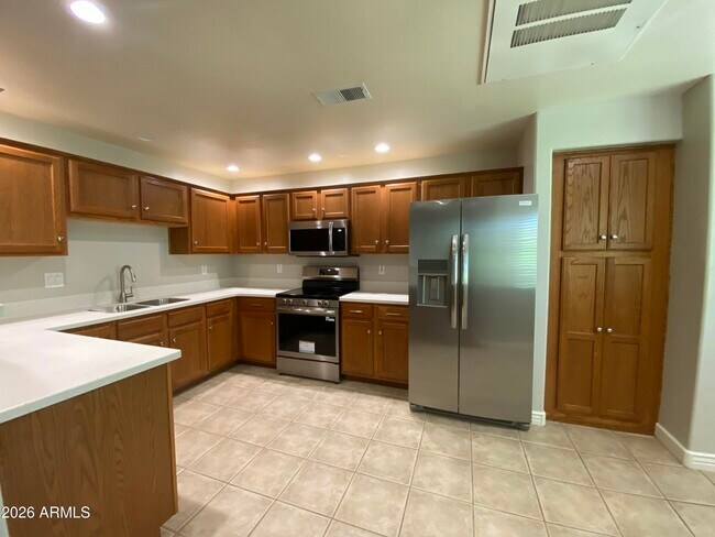 16801 N 94th St Unit 1049