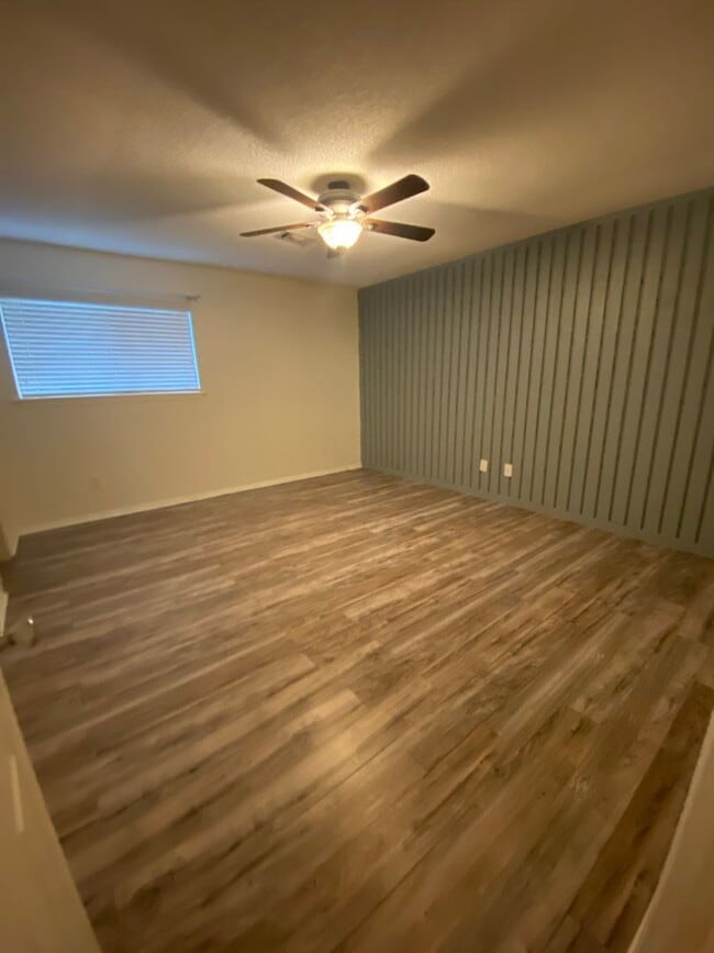 Photo - 3 bed 2 bath 2 car garage house, freshly repainted