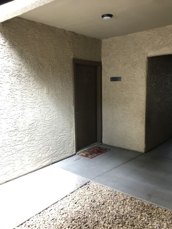 Photo - Beautiful 1 Bedroom 1 Bath Condo in Guard Gated Community!!