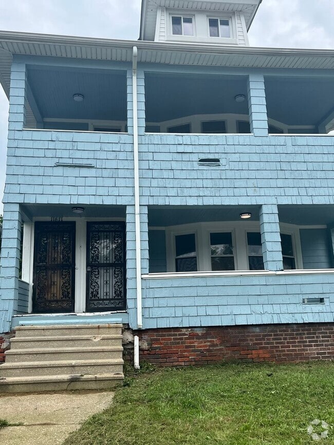 Building Photo - 11611 Fairport Ave Unit 11611 Fairport - Up Rental