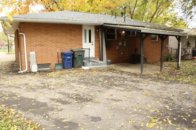 Photo - 1703 Shady Lane Rd