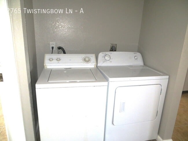 Photo - 2765 Twistingbow Ln Unit A