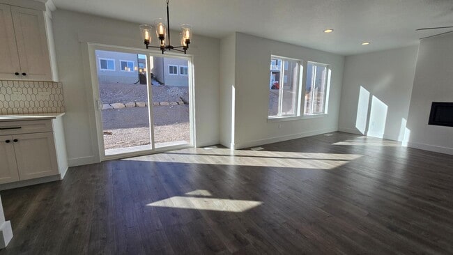 Photo - 687 Boseman Wy