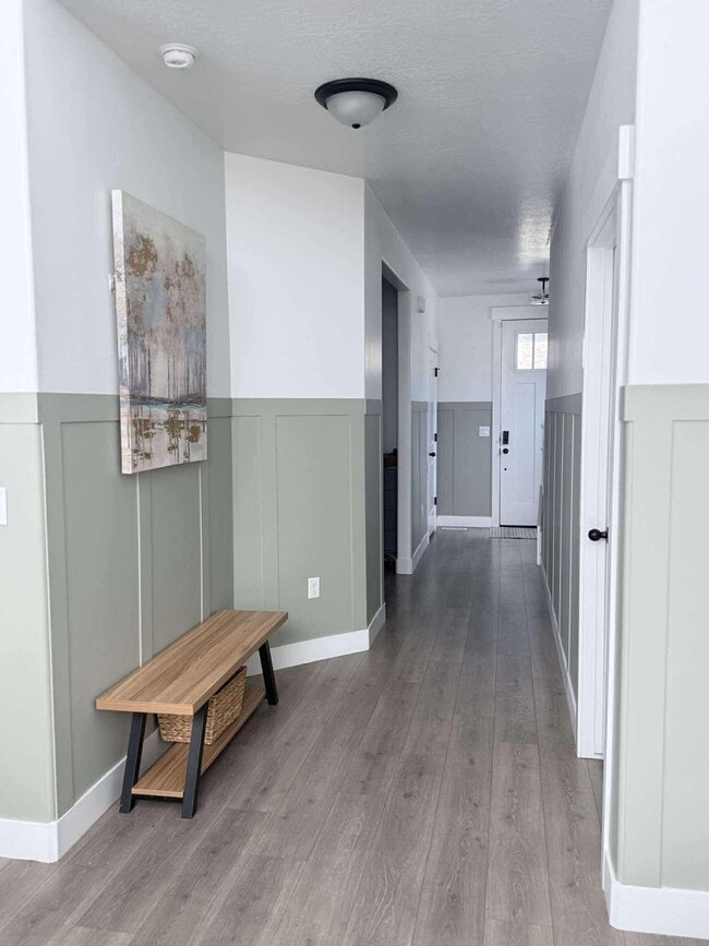 Photo - Spacious 4-Bedroom Home for Rent – Prime L...