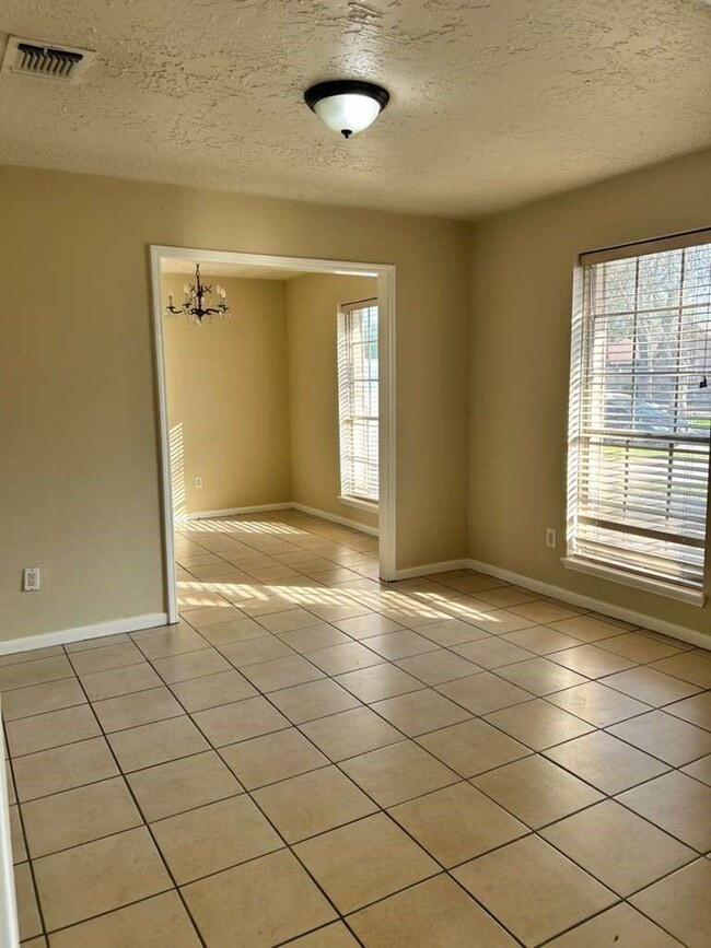 Photo - 12322 South Dr