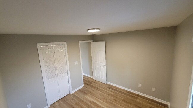 Photo - 457 W Broadway St