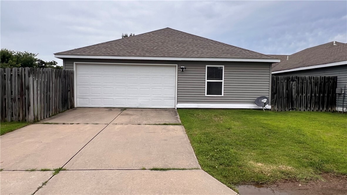 Photo - 4419 W Pecan St