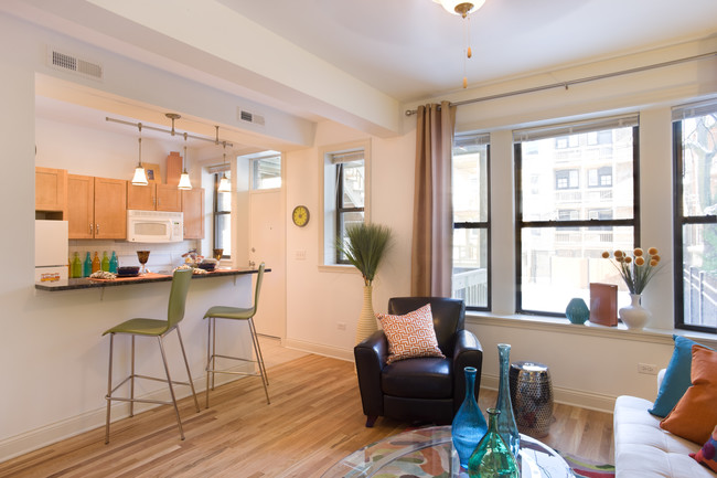 Dining/Living room - 5301-5307 S. Maryland Avenue Apartments