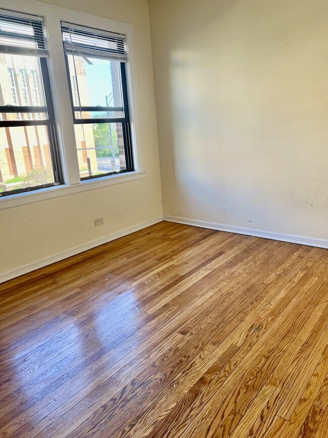 Photo - 5026 W Carmen Ave Unit 2
