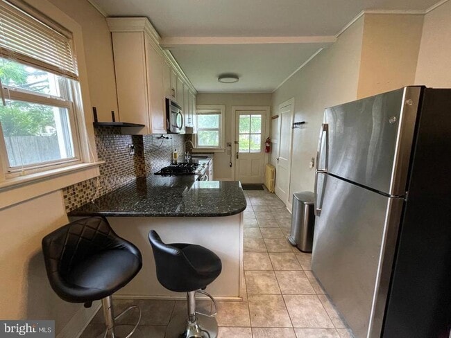 Photo - 721 Mayflower Ave