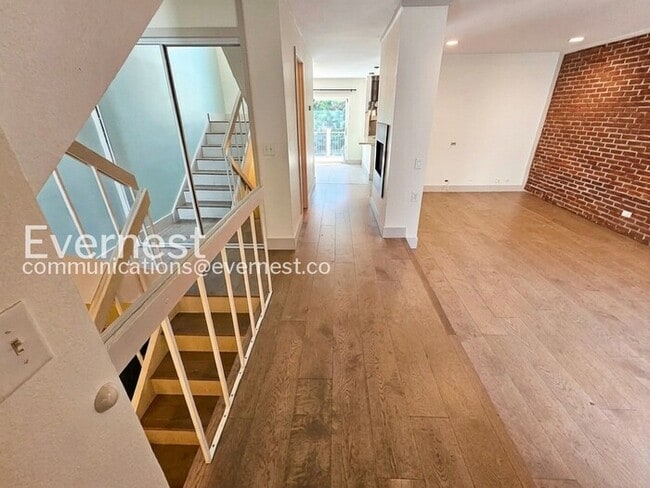 805 E 7th Ave