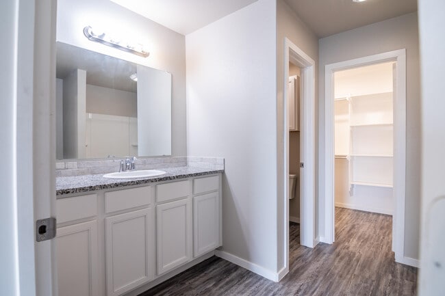 Photo - 2118 Langford Ave