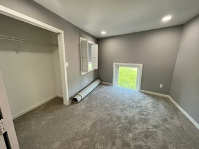 Photo - Beautifully Renovated 2 Bedroom in Emmaus! Unit 301 W31