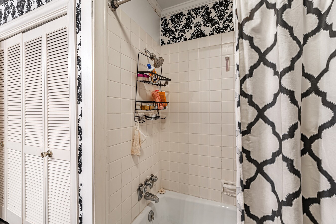 Photo - 661 Bering Dr Unidad 404