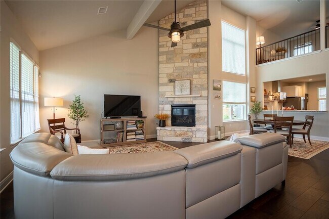 Photo - 1215 Davis St