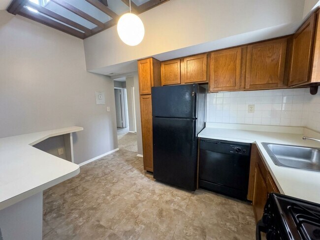 15 Suntop Ct Unit 301