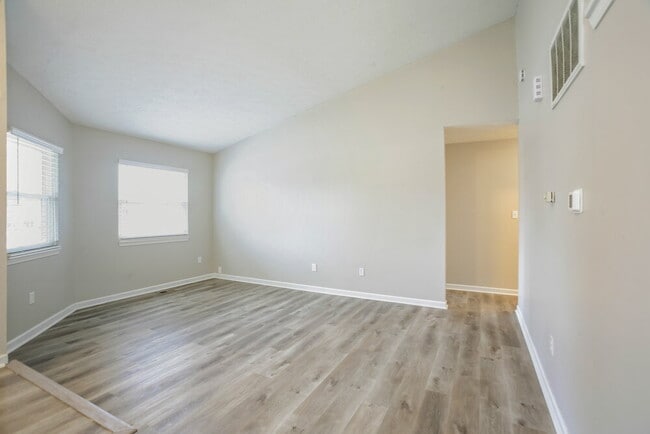 Photo - 7809 Hampton Pl
