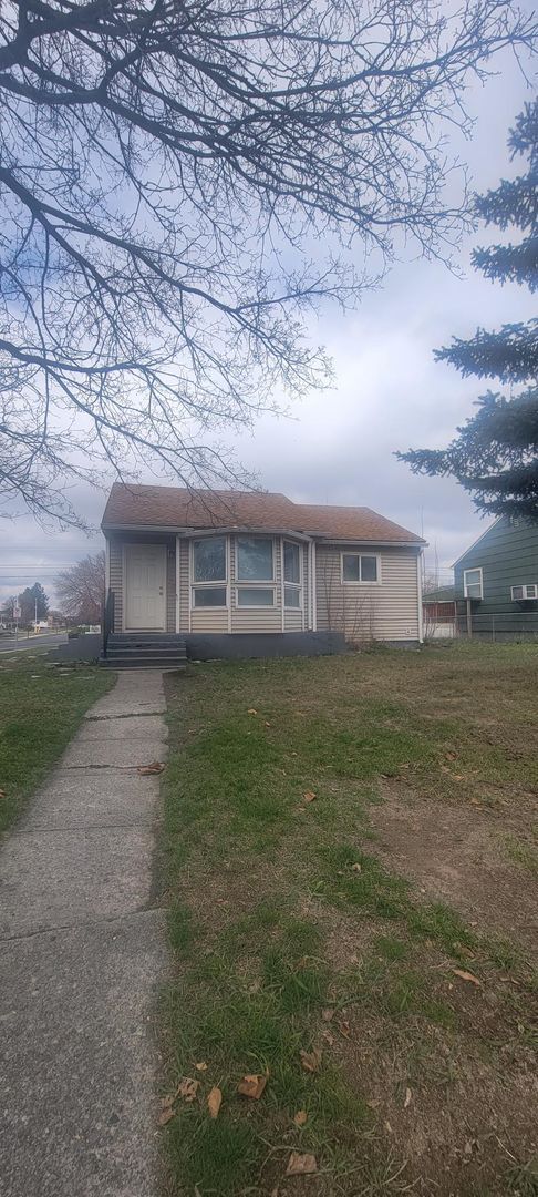 Great North Side 3 bedroom 2 bath home - Great North Side 3 bedroom 2 bath home