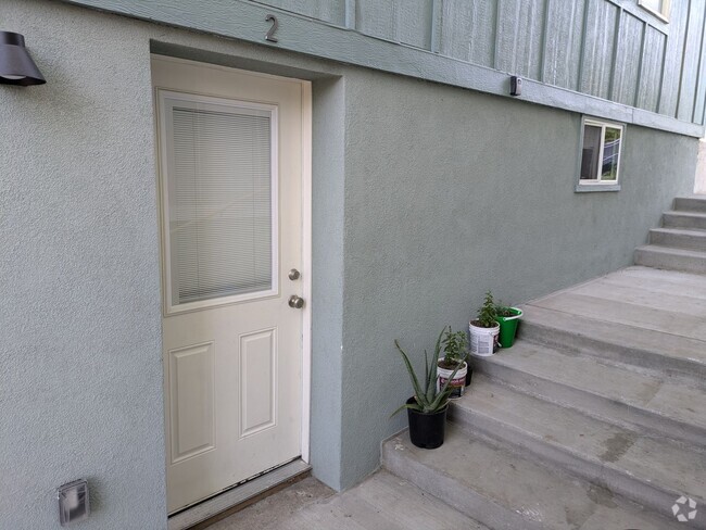 Building Photo - 220 E 7th St Unit 220 E 7th St. - #2 Rental
