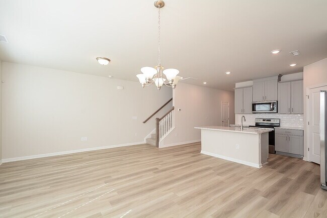 Photo - 206 Brook Farm Ln