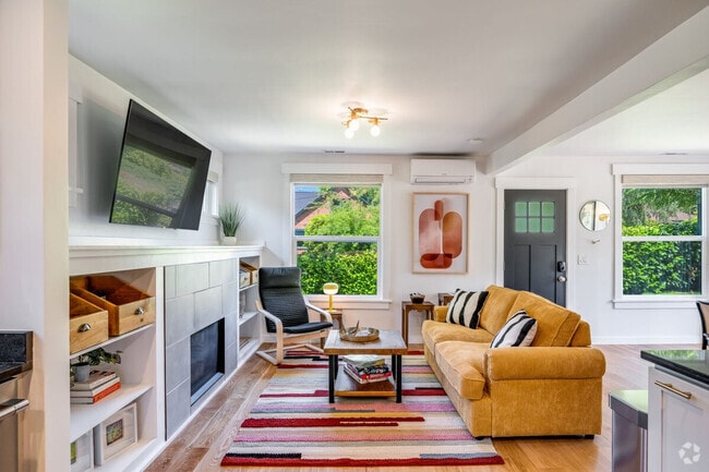 Building Photo - 8504 Edgewest Dr NW Rental