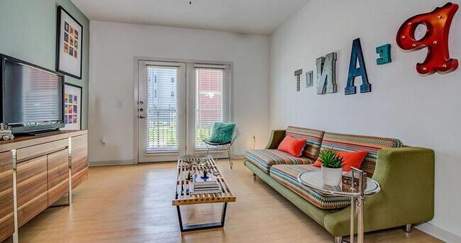 Photo - 1011 S Frio St Unidad b6