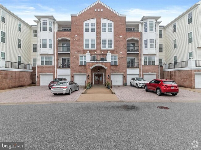 Building Photo - 7325 Brookview Rd Unit #208 Rental