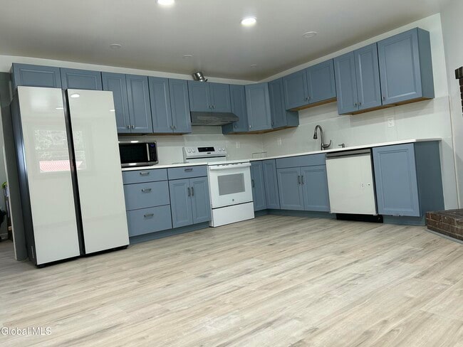 Photo - 4450 N Main St