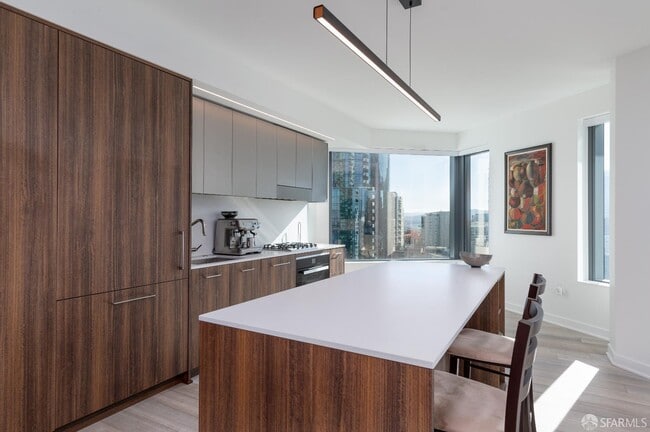 Photo - 280 Spear St