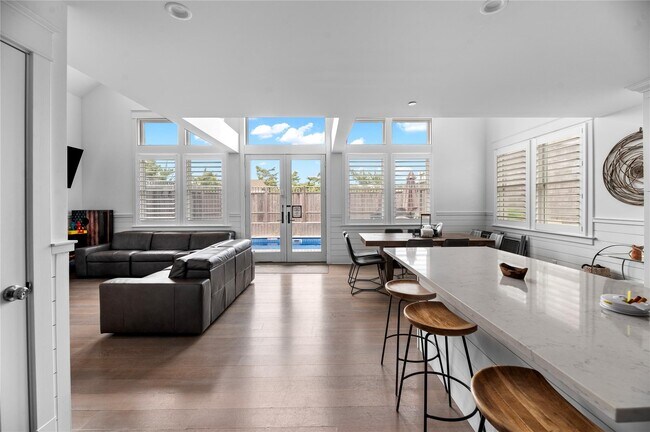 386 Dehnhoff Walk