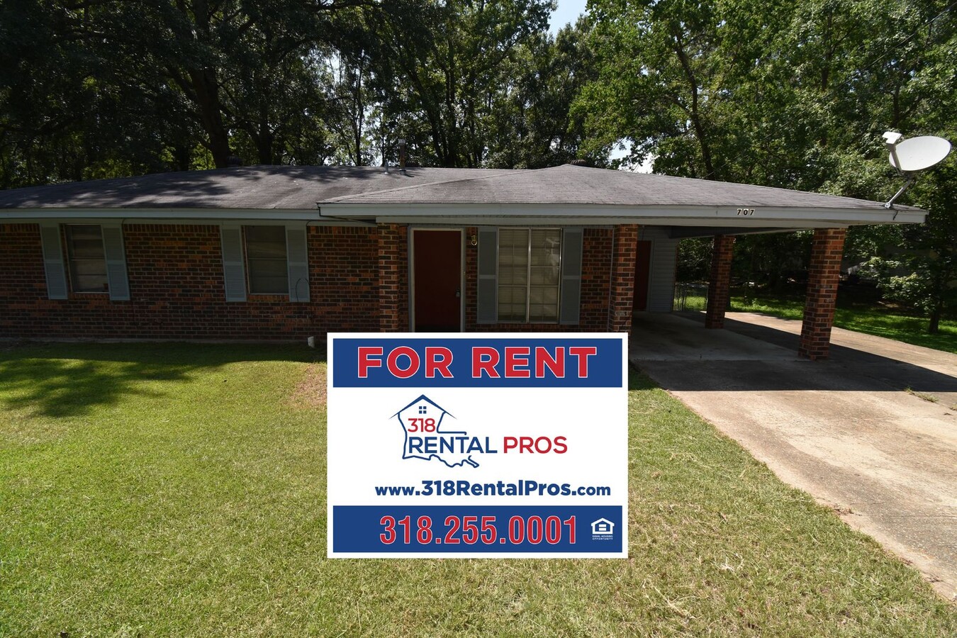 3 Bed 2 Bath Getting Updates! - 3 Bed 2 Bath Getting Updates! House
