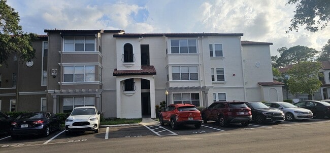 Building Photo - Villa Medici- Apt. 928 Unit 1