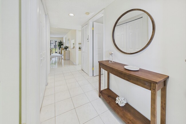 Photo - 15451 Pembridge Dr Unit 203
