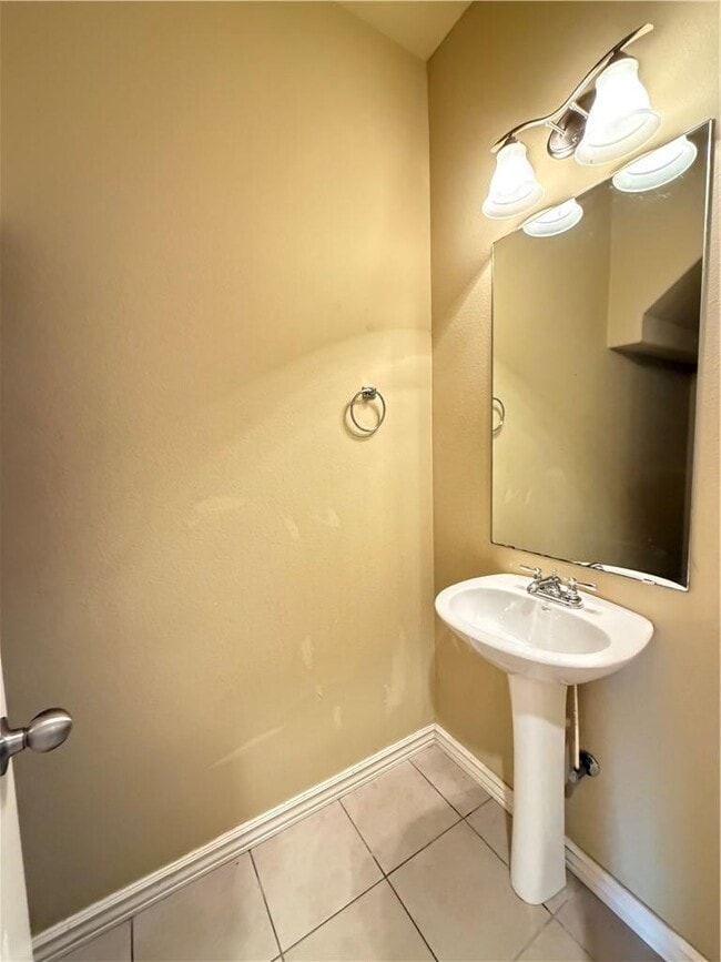 Photo - 603 SW Loudon Dr Unit 1