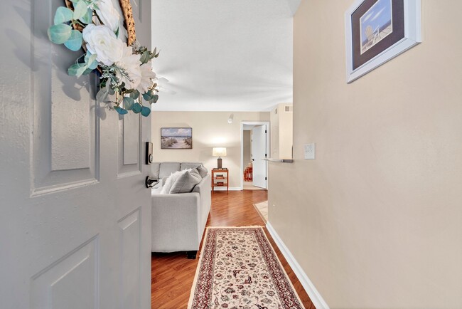 Photo - 1356 Glenns Bay Rd Unidad L