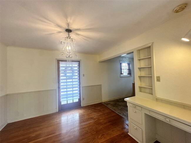 Photo - 914 1/2 W 21st St