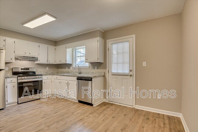 Photo - 142 Chalet N Blvd