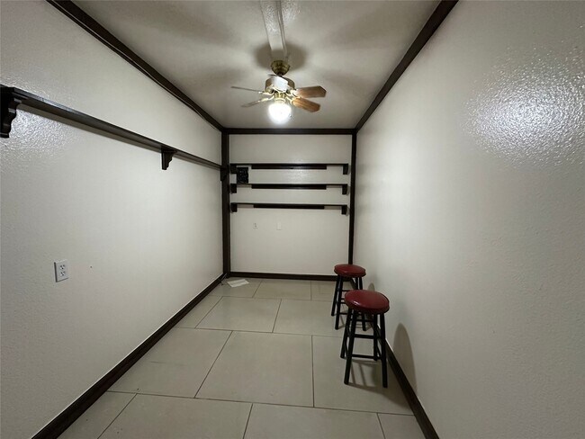 Photo - 22450 Oakley Rd