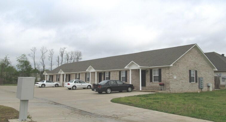 Photo - 1517 Medallion Cir Apartments