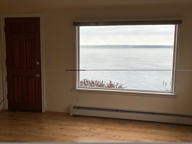 Photo - 7750 Yeomalt Pl NE