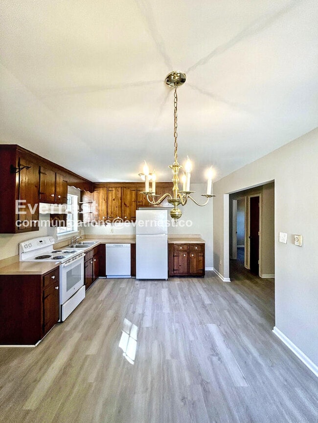 Photo - 4609 Hillbrook Ave