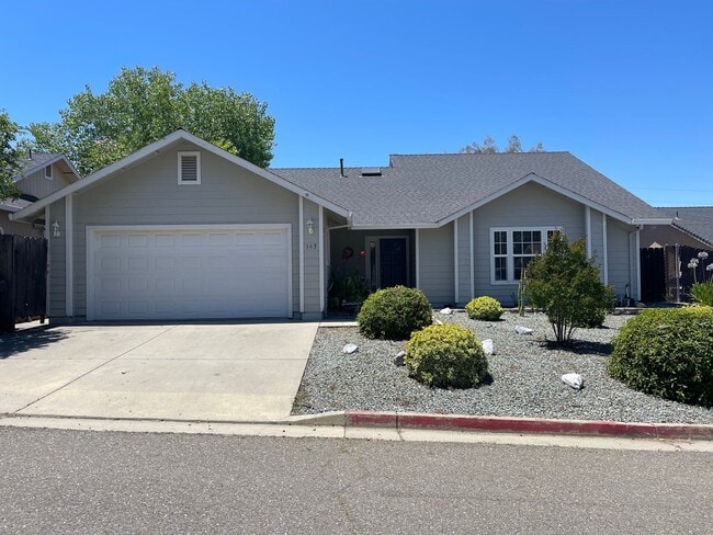 Photo - 3br/2ba Home with Golf Course Access