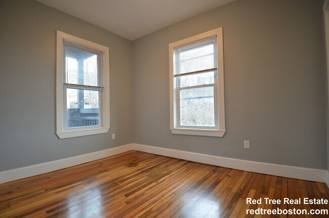 Photo - 301 Hancock St Unit 2