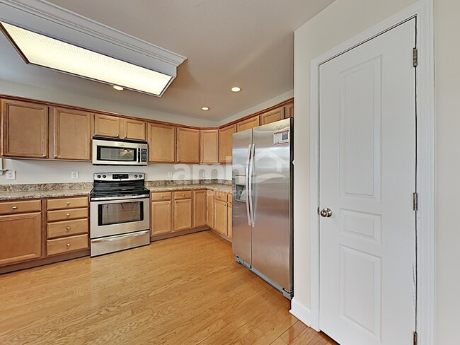 Photo - 2101 Briarhill Ln